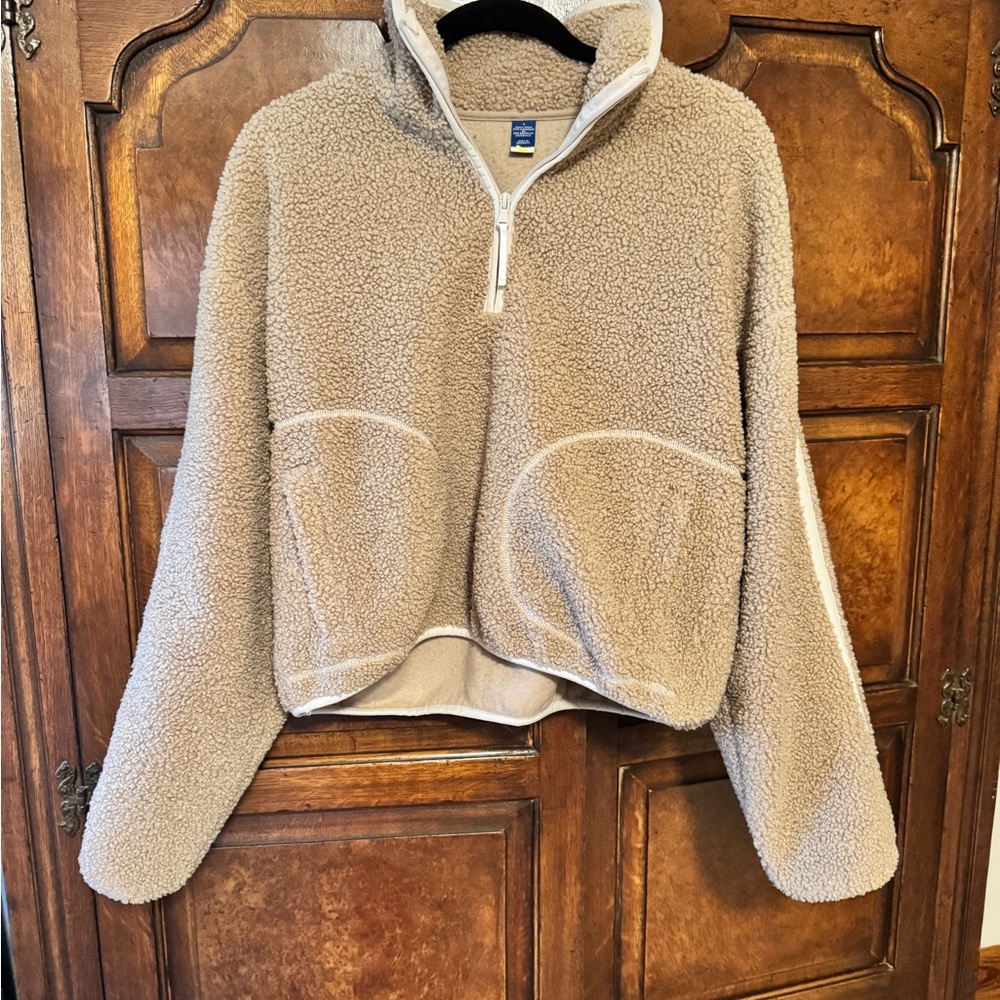 Old Navy NWOT Cozy Tan Sherpa Pullover